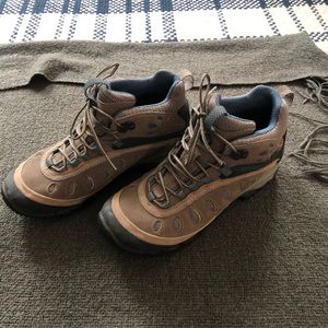 Merrell women’s hiking boots